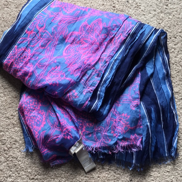 Banana Republic Accessories - Banana republic scarf